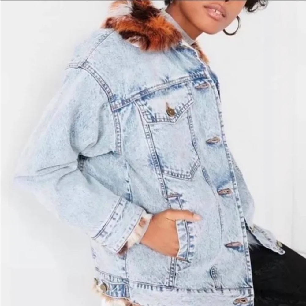 BDG Urban Outfitters Faux Fur Lined Denim Trucker Jacket Women’s Size XS… - Picture 4 of 12